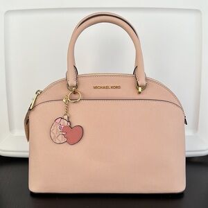 2pc💕🐷 Michael Kors Emmy dome satchel and pig key fob